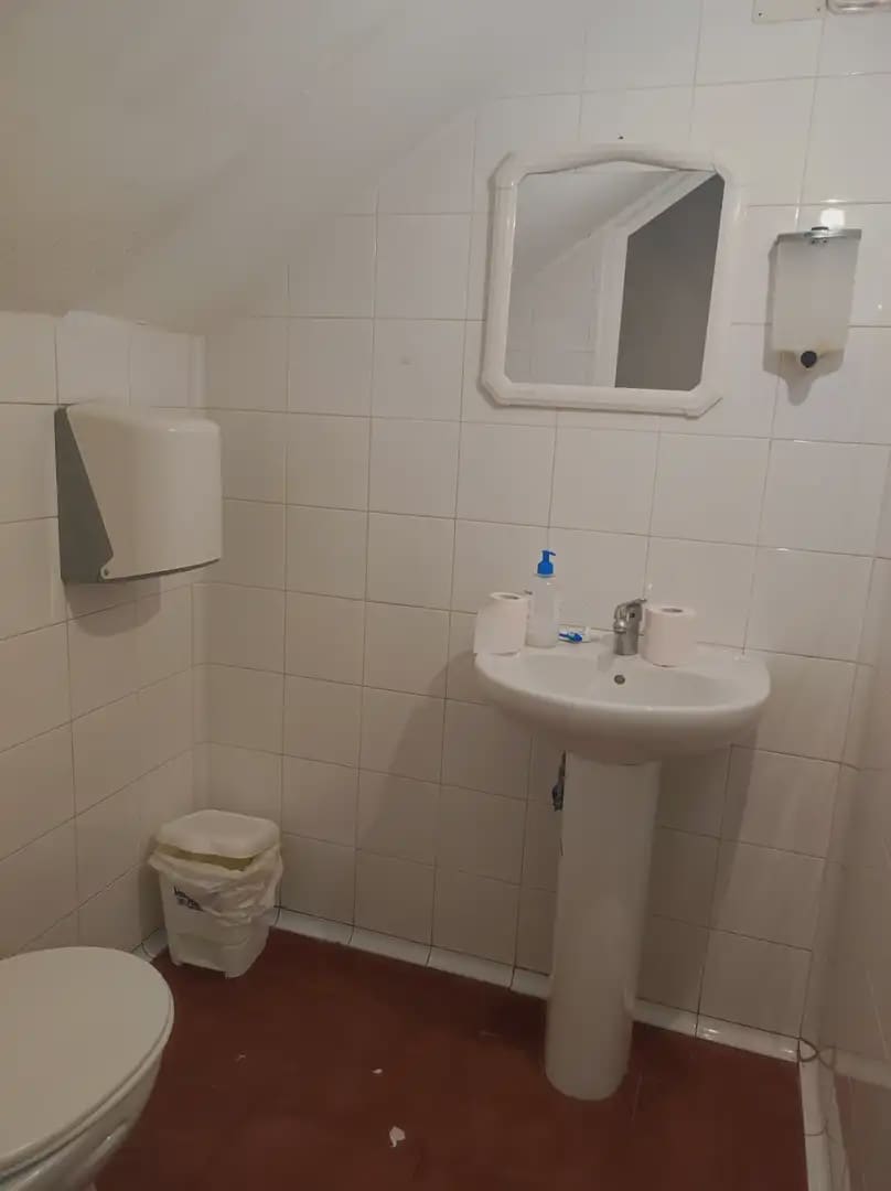 Commercieel te koop in La Linea de la Concepcion - € 450.000 (Ref: 9818574)