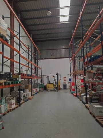 Commercieel te koop in El Zabal - Santa Margarita, La Línea de la Concepción - € 450.000 (Ref: 9818574)