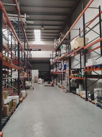 Commercieel te koop in El Zabal - Santa Margarita, La Línea de la Concepción - € 450.000 (Ref: 9818574)