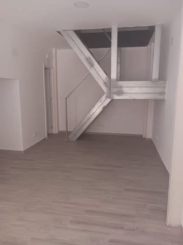 Kommersiell til leie i Centro - San Felipe - Huerta Fava, La Línea de la Concepción - € 400 (Ref: 9818575)