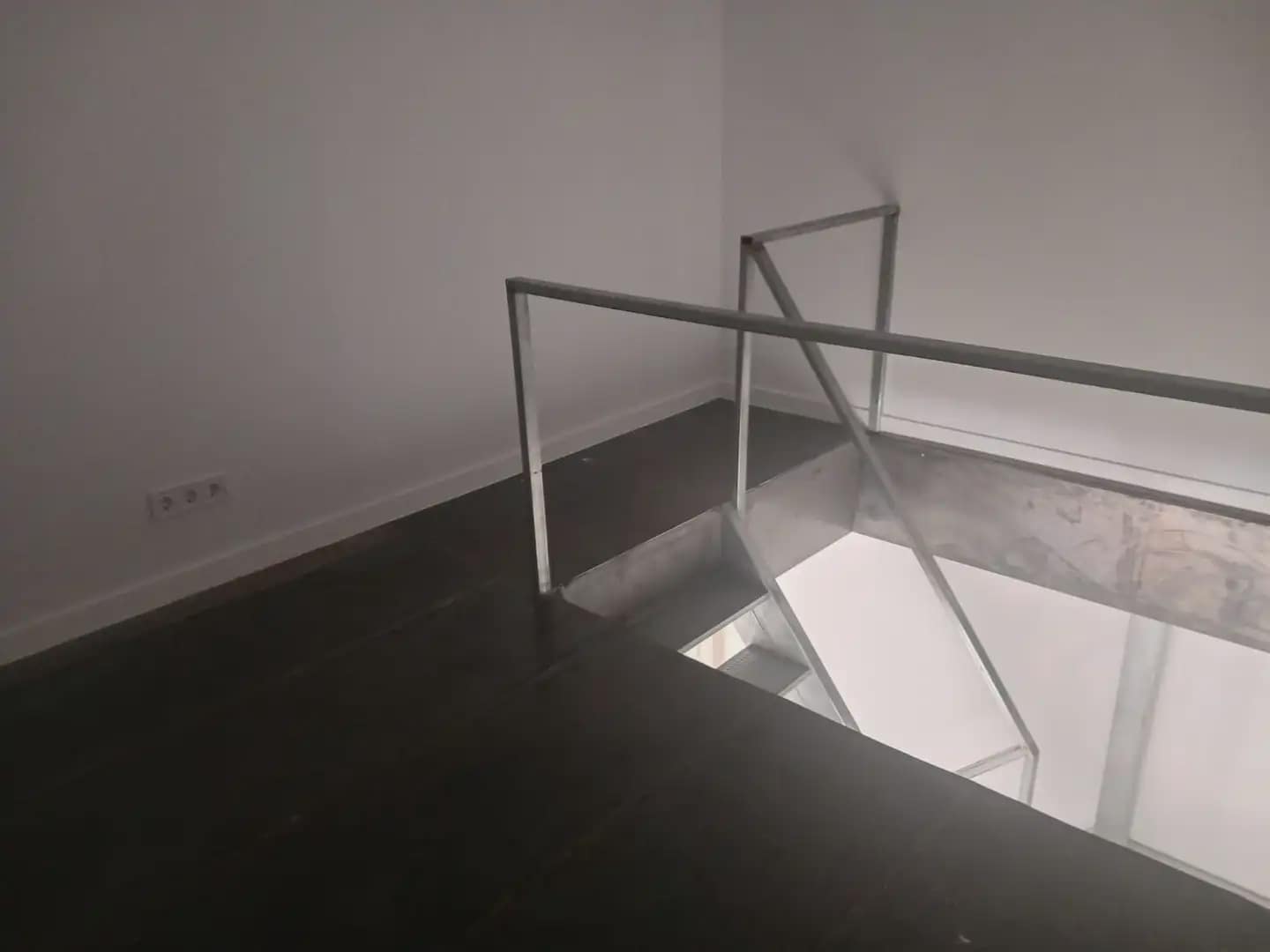 Kommersiell til leie i La Linea de la Concepcion - € 400 (Ref: 9818575)