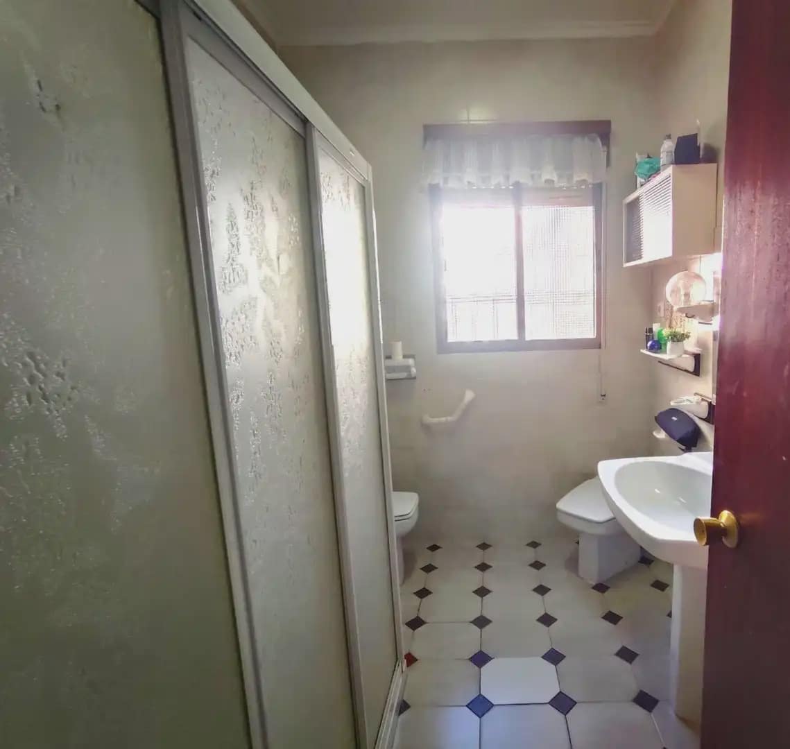 4 soverom Hus til salgs i La Linea de la Concepcion - € 335 000 (Ref: 9818578)