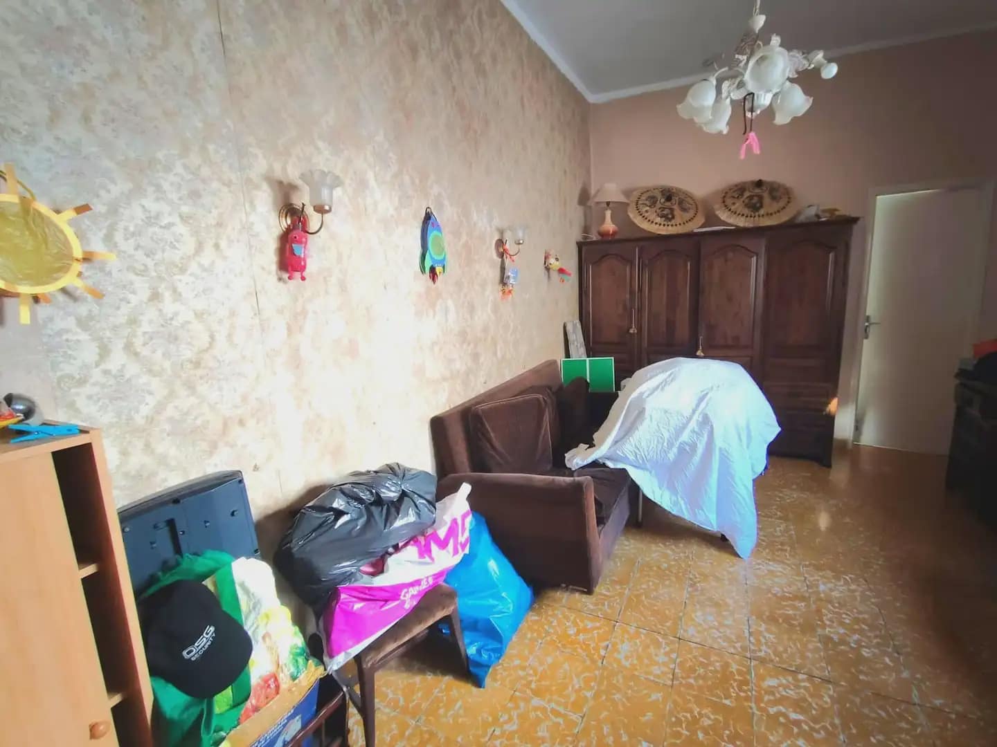 4 soverom Hus til salgs i La Linea de la Concepcion - € 335 000 (Ref: 9818578)