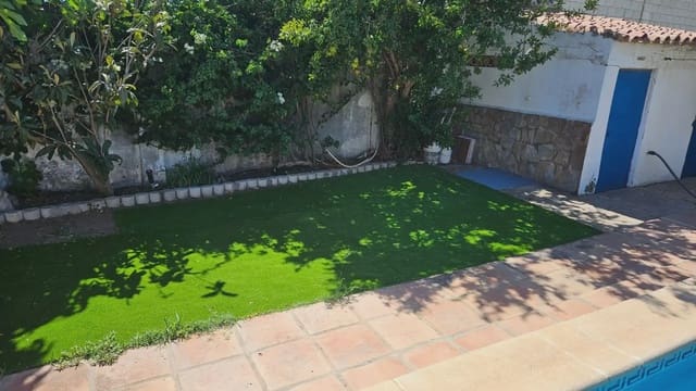Finca/Country House for sale in El Zabal - Santa Margarita, La Línea de la Concepción - € 415,000 (Ref: 9818579)
