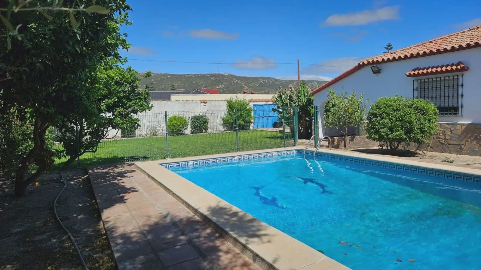 Finca/Country House for sale in La Linea de la Concepcion - € 415,000 (Ref: 9818579)