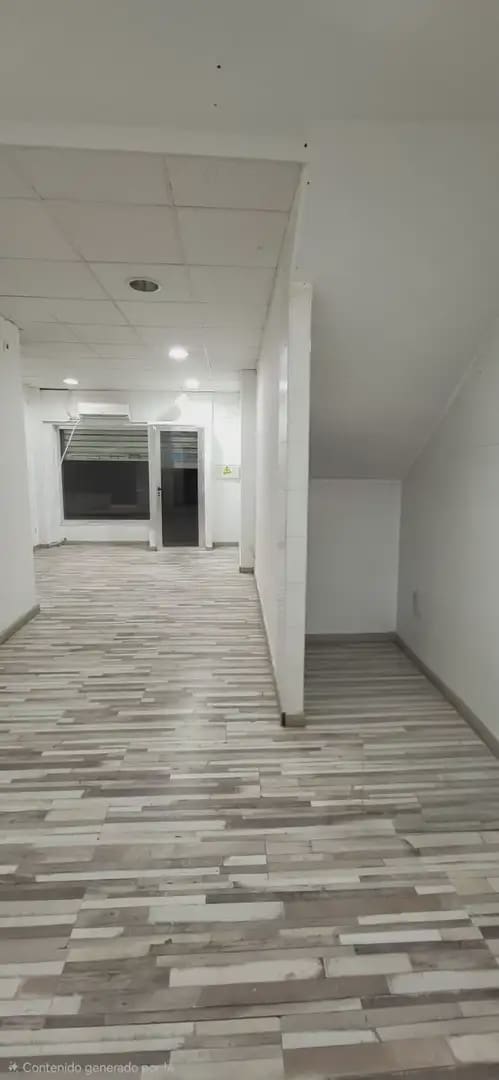 Kommersiell til leie i La Linea de la Concepcion - € 600 (Ref: 9818586)