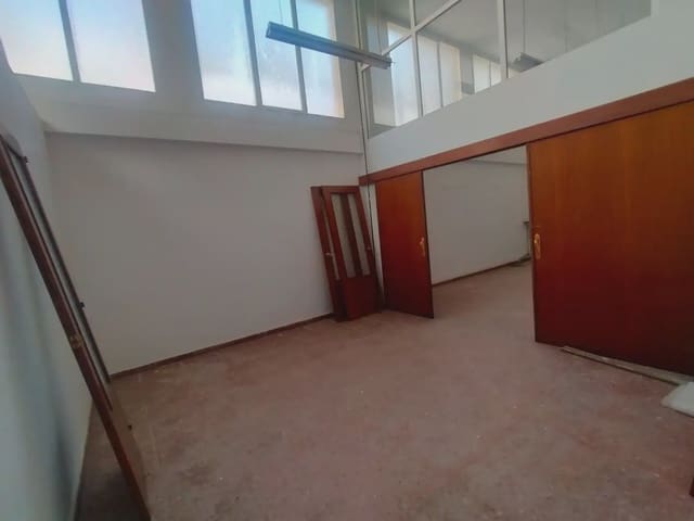 Kommersiell til leie i Huerta Fava - Santiago, La Línea de la Concepción - € 1 000 (Ref: 9818589)