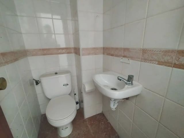 Kommersiell til leie i Huerta Fava - Santiago, La Línea de la Concepción - € 1 000 (Ref: 9818589)