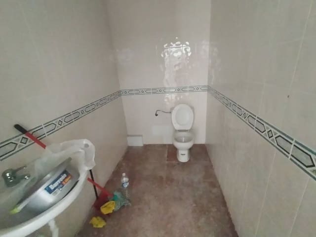 Kommersiell til leie i Huerta Fava - Santiago, La Línea de la Concepción - € 1 000 (Ref: 9818589)
