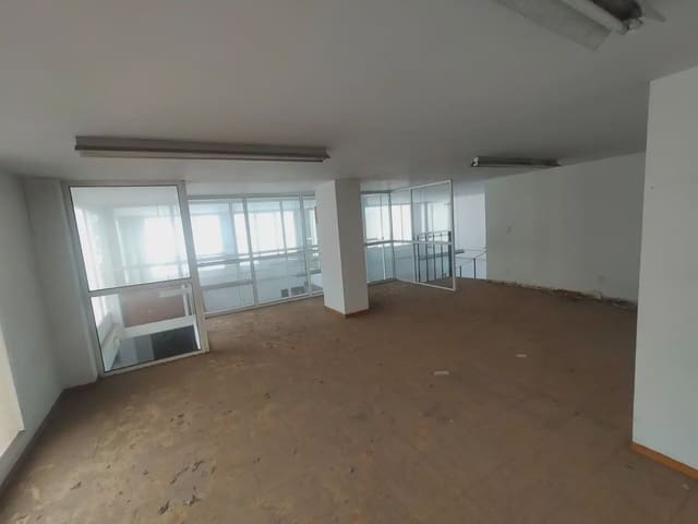 Kommersiell til leie i Huerta Fava - Santiago, La Línea de la Concepción - € 1 000 (Ref: 9818589)