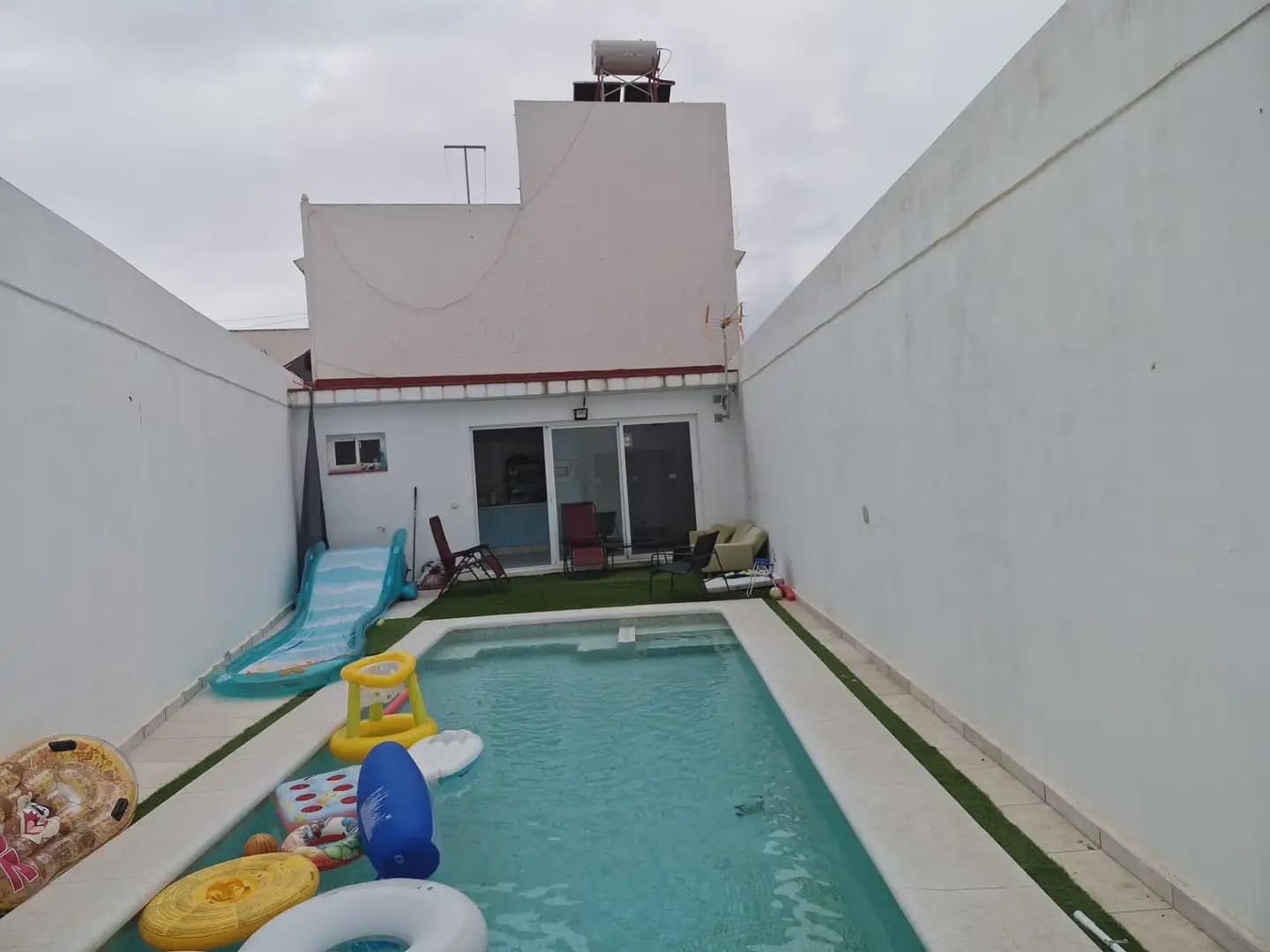 1 slaapkamer Appartement te koop in La Linea de la Concepcion - € 320.000 (Ref: 9818591)