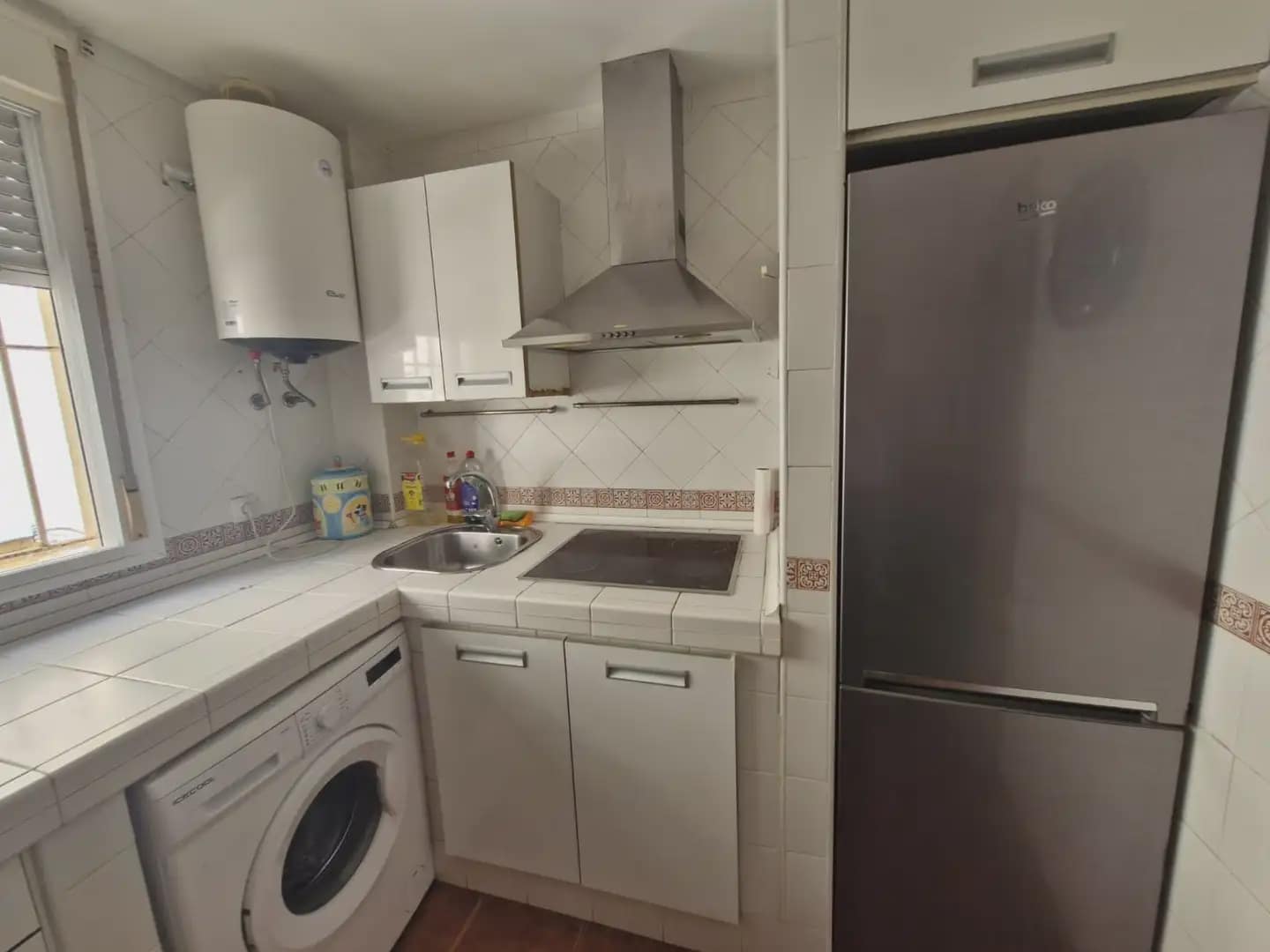 2 slaapkamer Flat te koop in La Linea de la Concepcion - € 126.050 (Ref: 9818592)