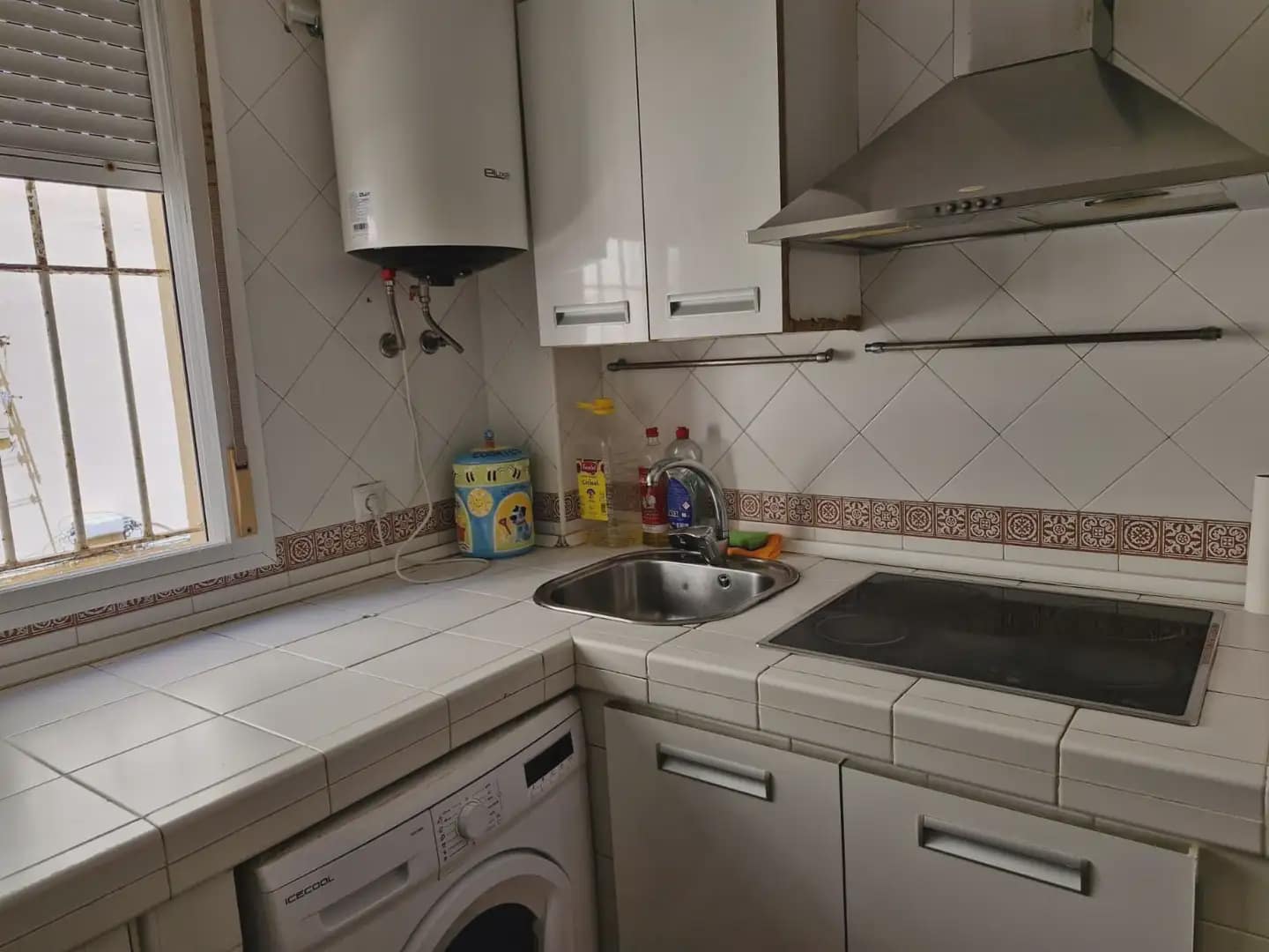 2 slaapkamer Flat te koop in La Linea de la Concepcion - € 126.050 (Ref: 9818592)