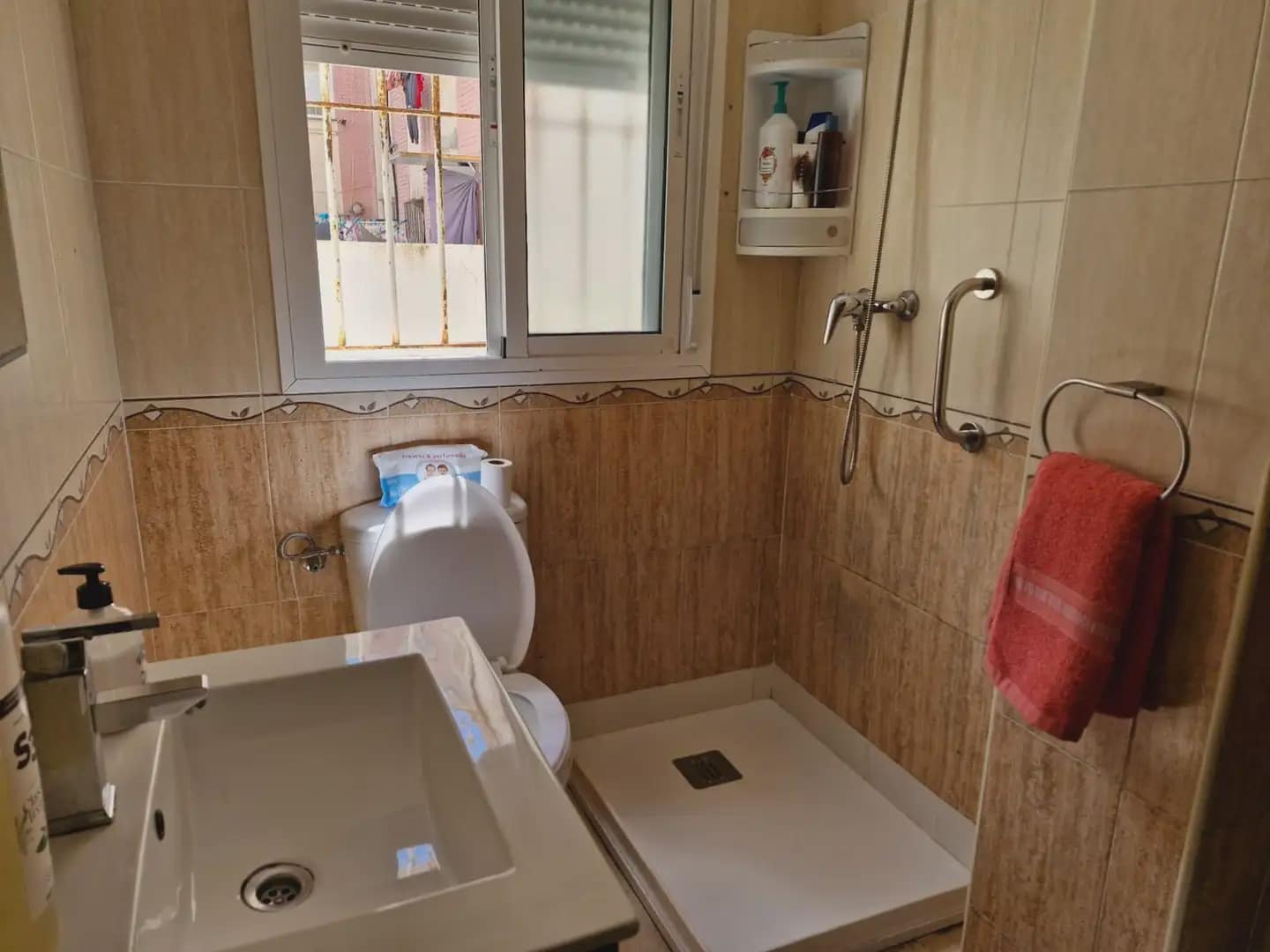 2 slaapkamer Flat te koop in La Linea de la Concepcion - € 126.050 (Ref: 9818592)