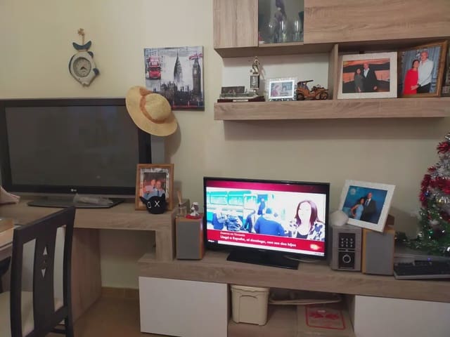 2 soverom Leilighet til leie i Huerta Fava - Santiago, La Línea de la Concepción - € 875 (Ref: 9818595)
