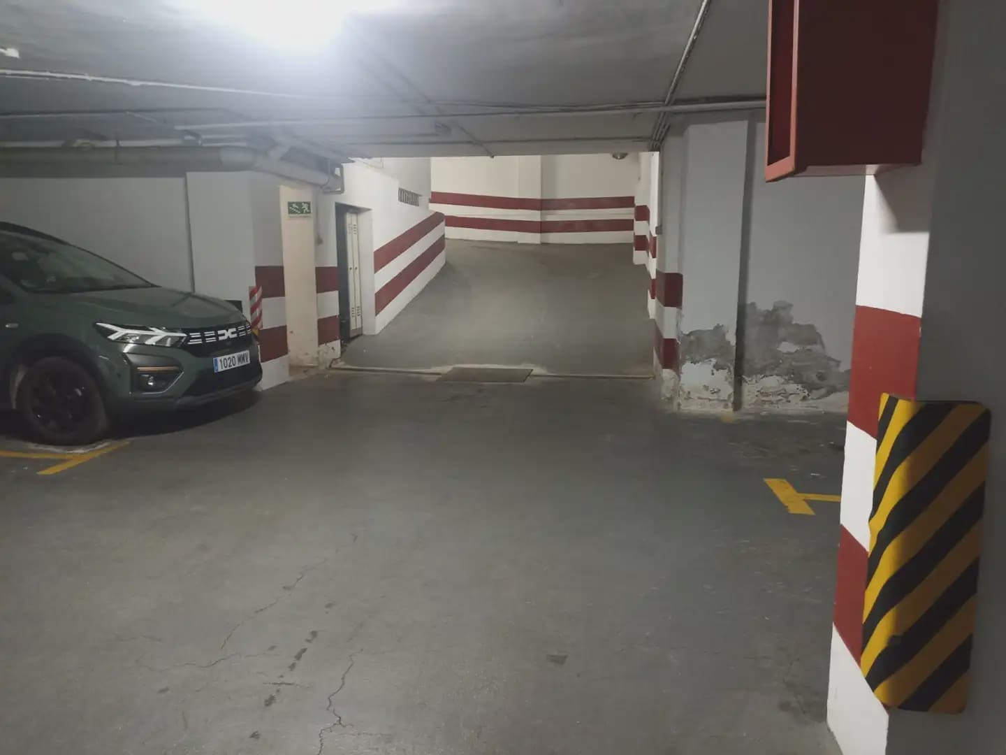 Garasje til leie i La Linea de la Concepcion - € 100 (Ref: 9818597)