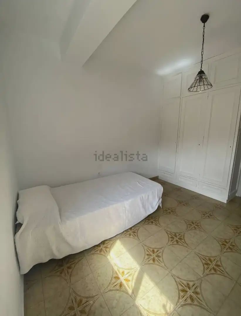 4 soverom Leilighet til leie i La Linea de la Concepcion - € 1 500 (Ref: 9818600)