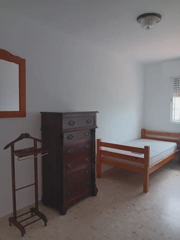 4 soverom Leilighet til leie i San Pedro - Gabriel Miró - María Guerrero, La Línea de la Concepción med garasje - € 1 500 (Ref: 9818601)