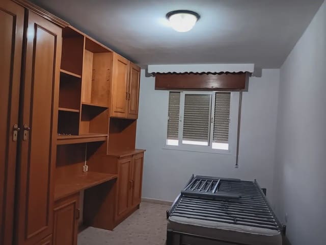 4 soverom Leilighet til leie i San Pedro - Gabriel Miró - María Guerrero, La Línea de la Concepción med garasje - € 1 500 (Ref: 9818601)