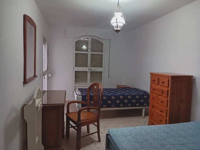 4 soverom Leilighet til leie i San Pedro - Gabriel Miró - María Guerrero, La Línea de la Concepción med garasje - € 1 500 (Ref: 9818601)