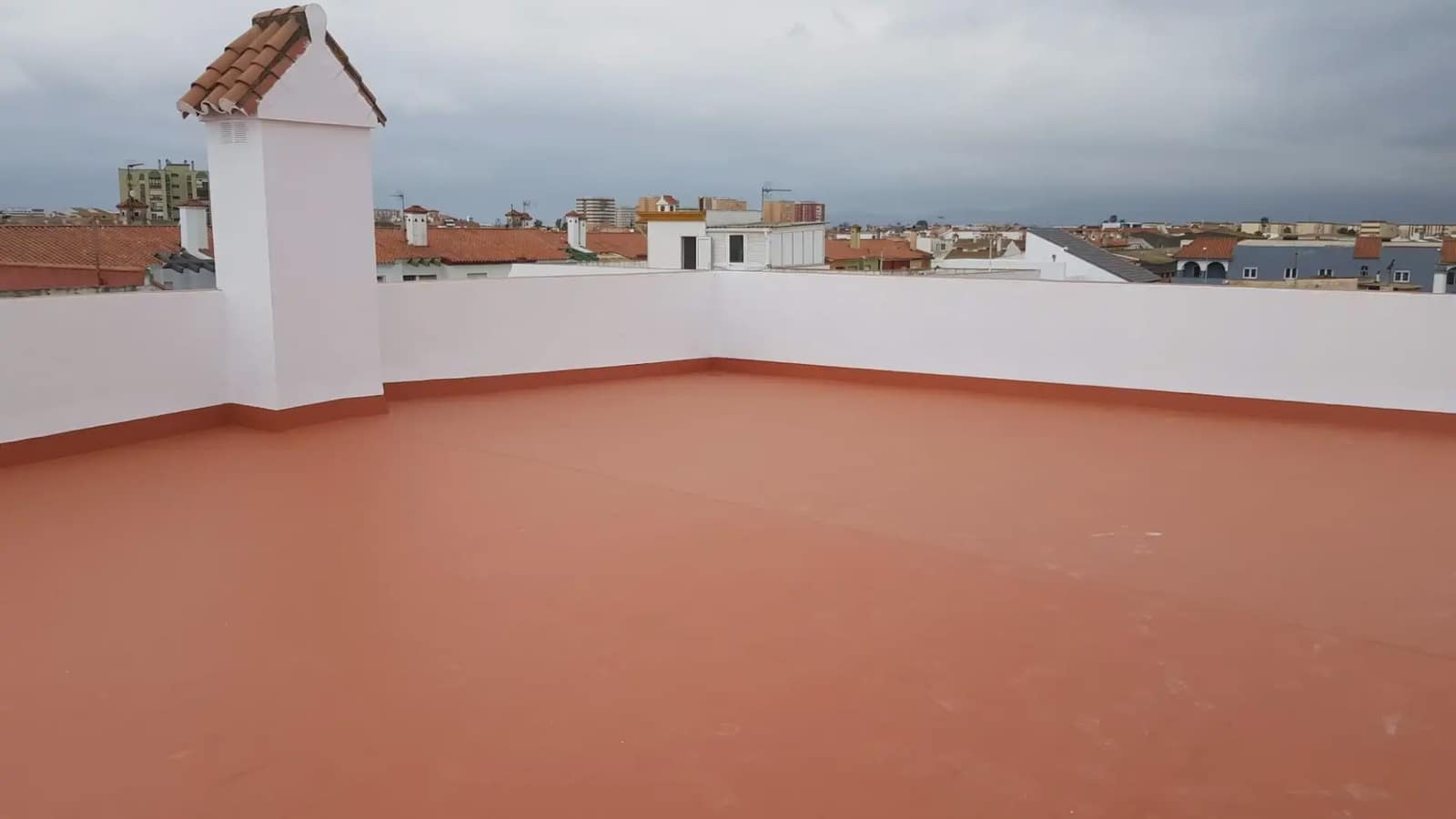 4 soverom Leilighet til leie i La Linea de la Concepcion med garasje - € 1 500 (Ref: 9818601)