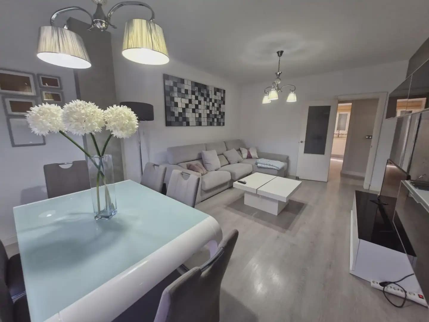 3 soverom Leilighet til salgs i La Linea de la Concepcion med svømmebasseng - € 189 000 (Ref: 9818602)