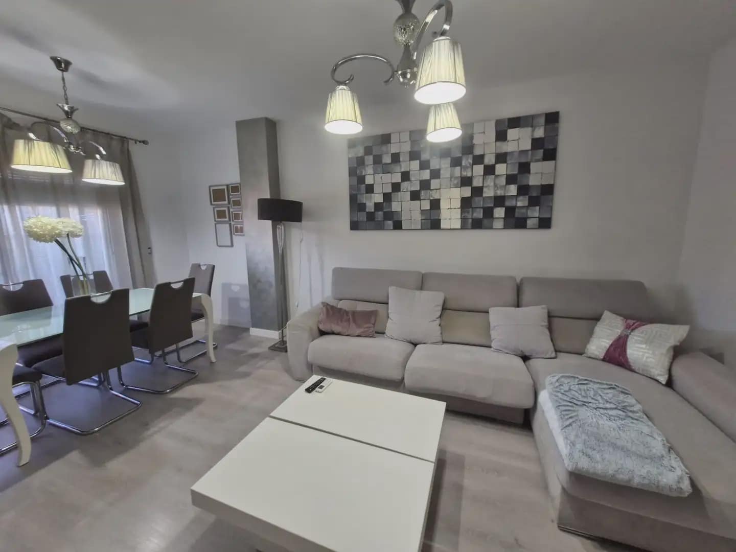 3 soverom Leilighet til salgs i La Linea de la Concepcion med svømmebasseng - € 189 000 (Ref: 9818602)