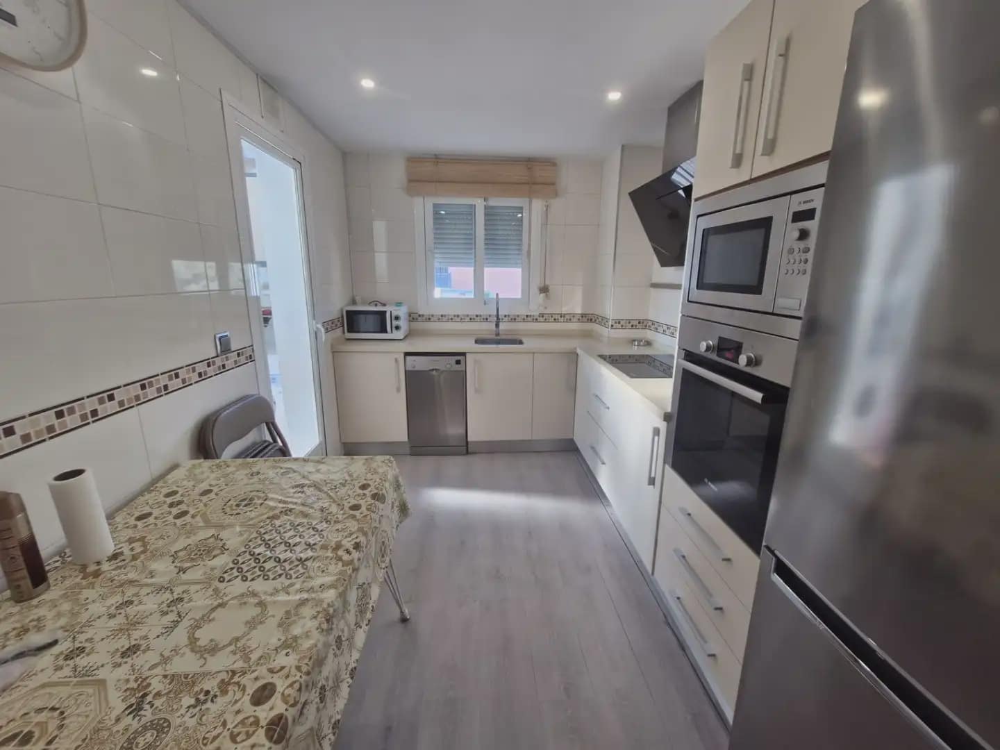 3 soverom Leilighet til salgs i La Linea de la Concepcion med svømmebasseng - € 189 000 (Ref: 9818602)