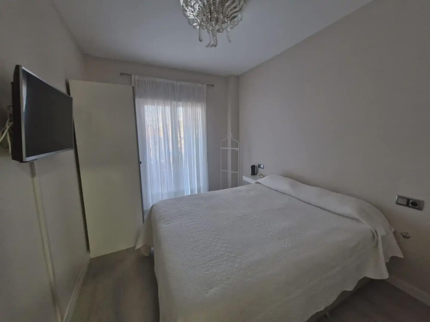 3 soverom Leilighet til salgs i La Linea de la Concepcion med svømmebasseng - € 189 000 (Ref: 9818602)
