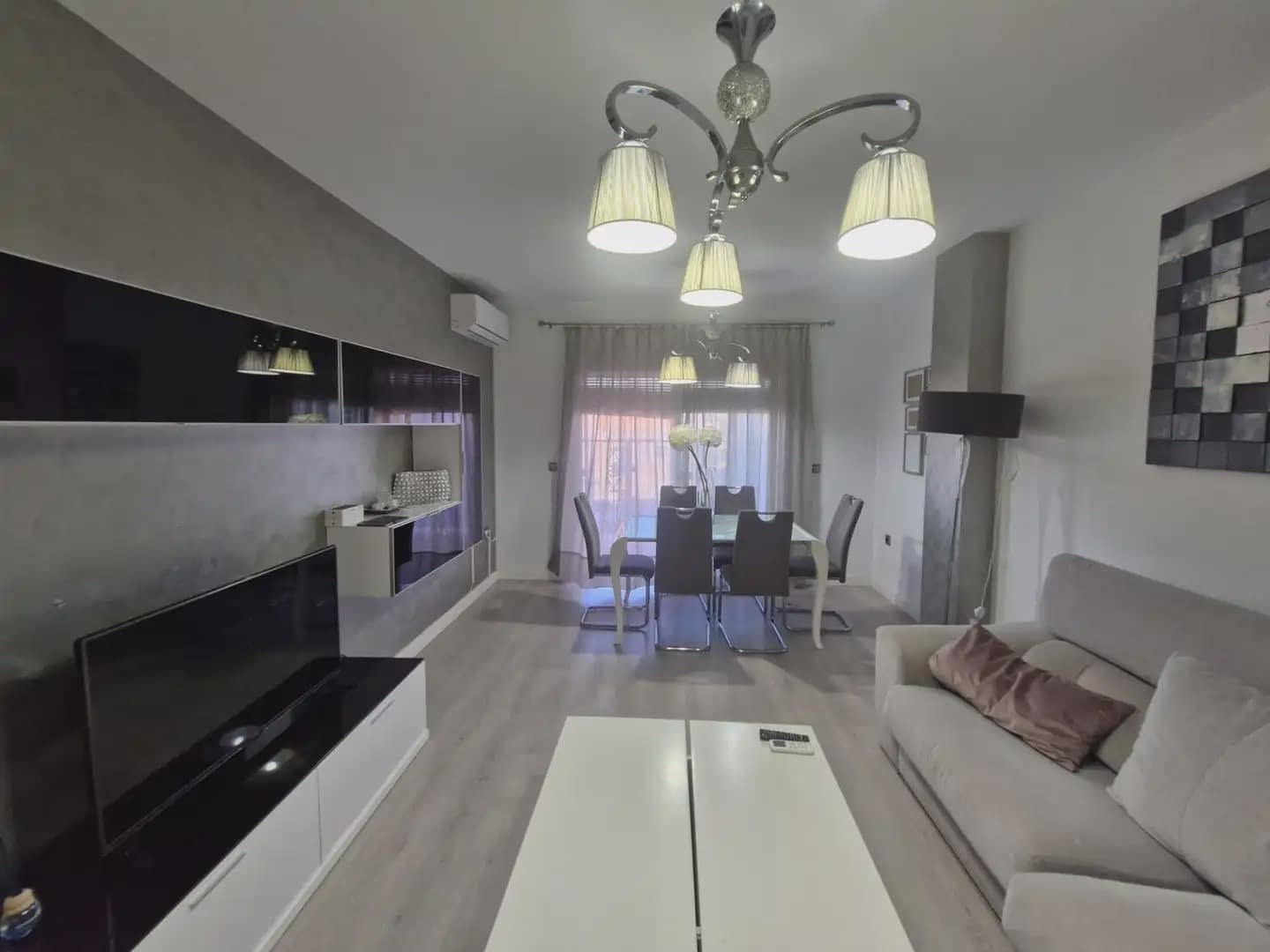 3 soverom Leilighet til salgs i La Linea de la Concepcion med svømmebasseng - € 189 000 (Ref: 9818602)