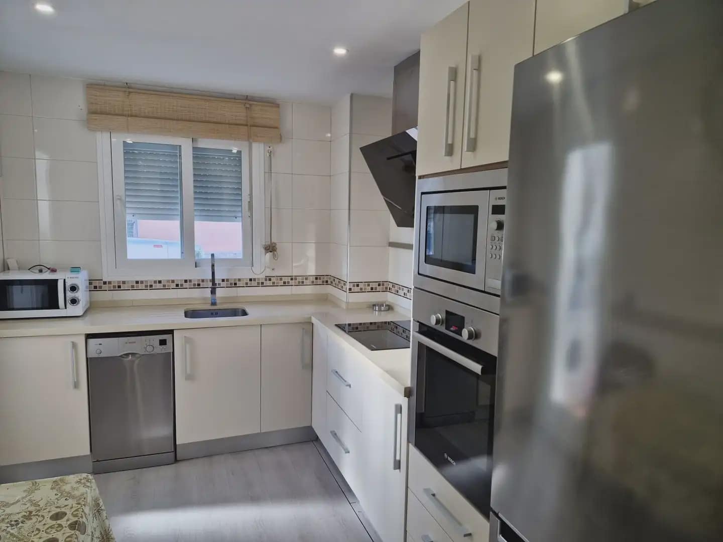3 soverom Leilighet til salgs i La Linea de la Concepcion med svømmebasseng - € 189 000 (Ref: 9818602)