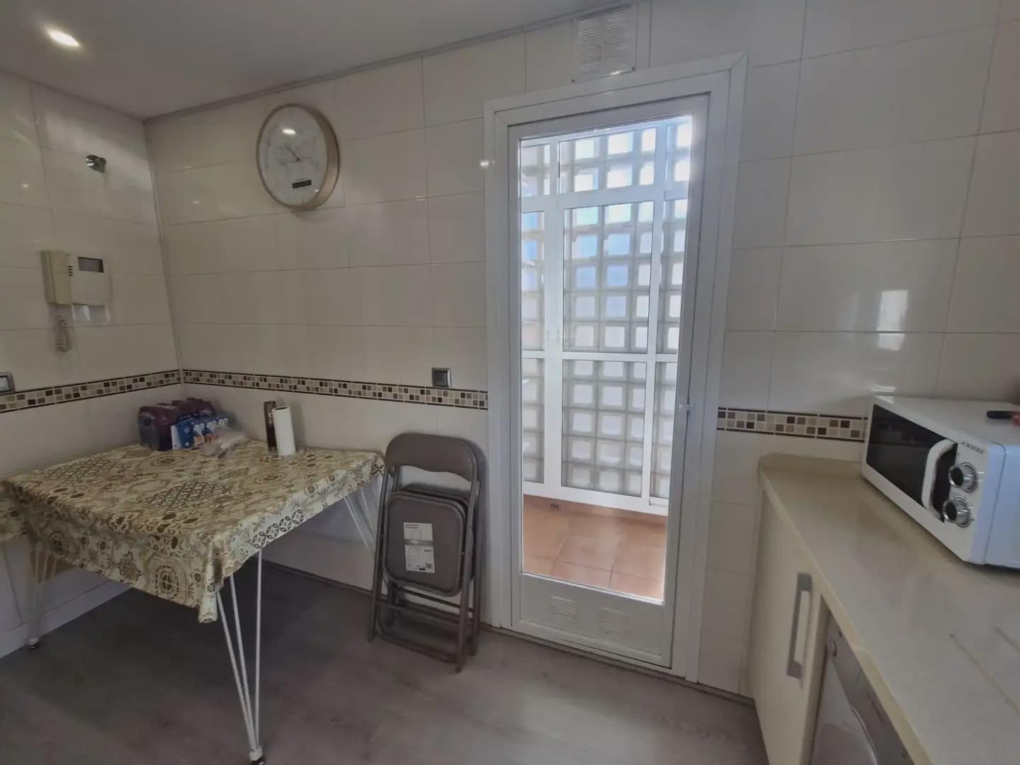 3 soverom Leilighet til salgs i La Linea de la Concepcion med svømmebasseng - € 189 000 (Ref: 9818602)