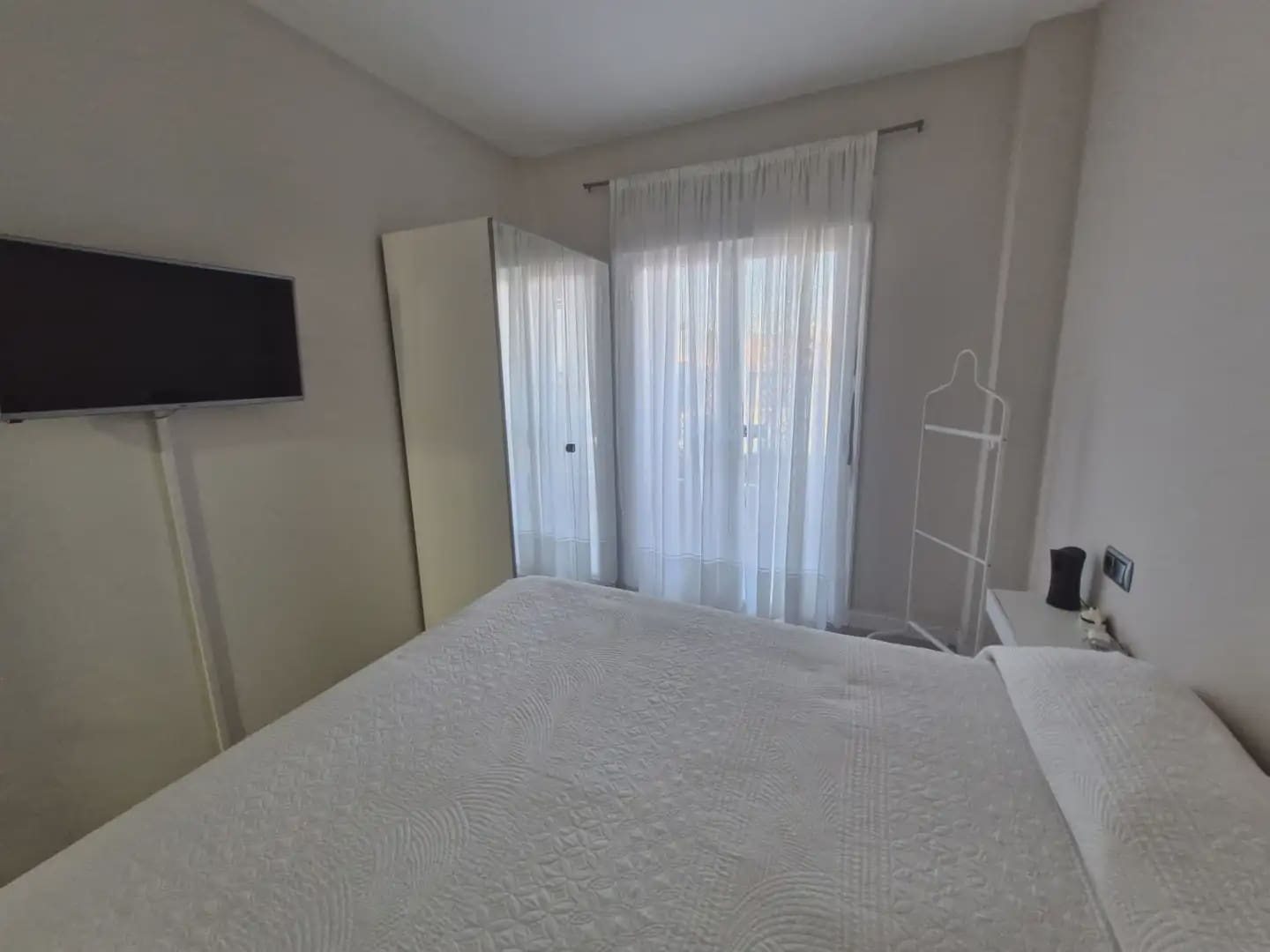 3 soverom Leilighet til salgs i La Linea de la Concepcion med svømmebasseng - € 189 000 (Ref: 9818602)