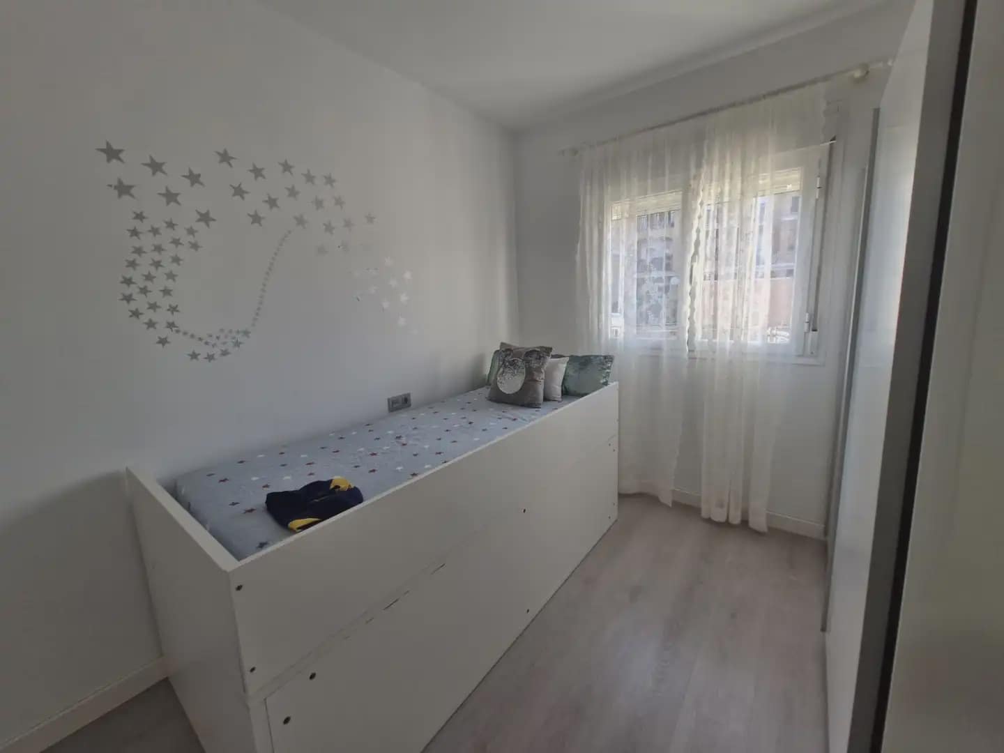 3 soverom Leilighet til salgs i La Linea de la Concepcion med svømmebasseng - € 189 000 (Ref: 9818602)