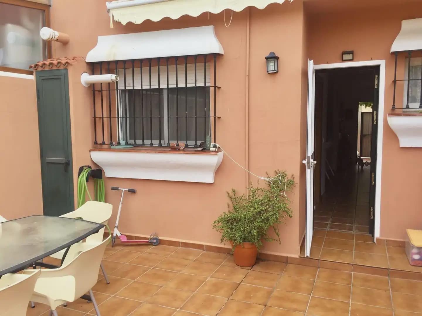 3 soverom Hus til salgs i La Linea de la Concepcion - € 314 000 (Ref: 9818604)