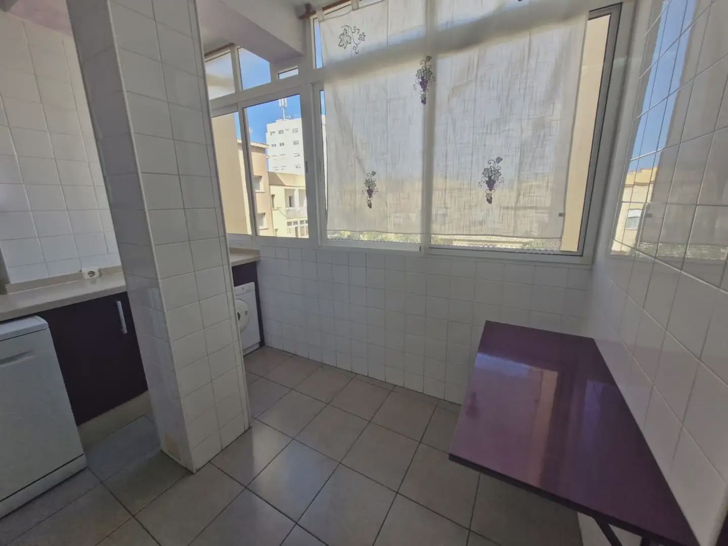 3 bedroom Flat for sale in La Linea de la Concepcion - € 220,000 (Ref: 9821520)