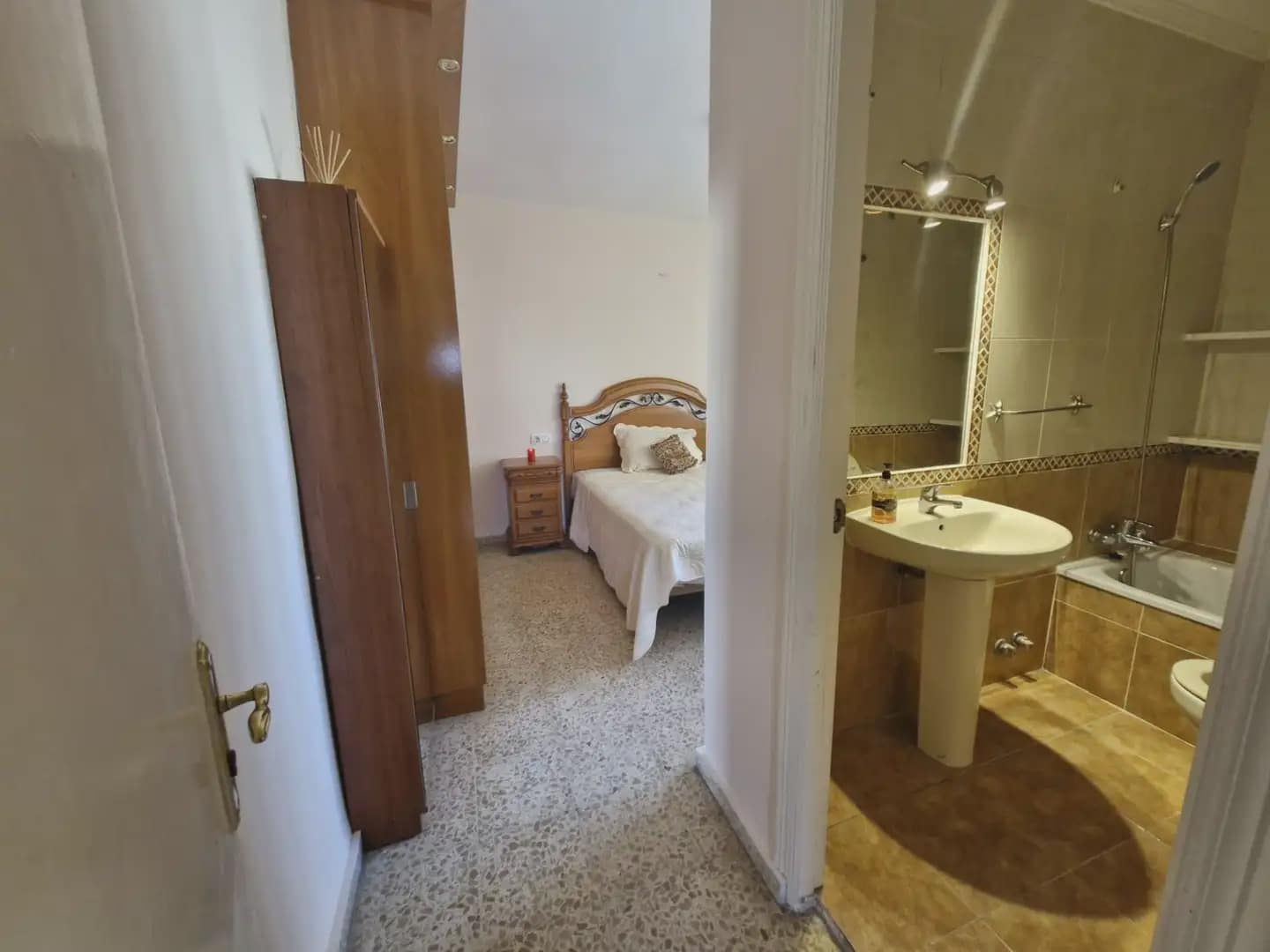 3 bedroom Flat for sale in La Linea de la Concepcion - € 220,000 (Ref: 9821520)