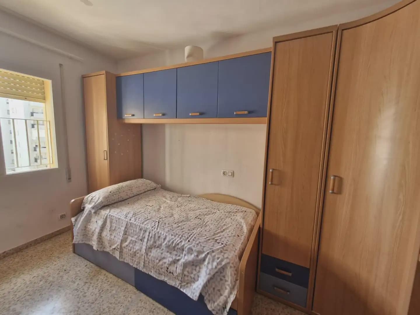 3 bedroom Flat for sale in La Linea de la Concepcion - € 220,000 (Ref: 9821520)