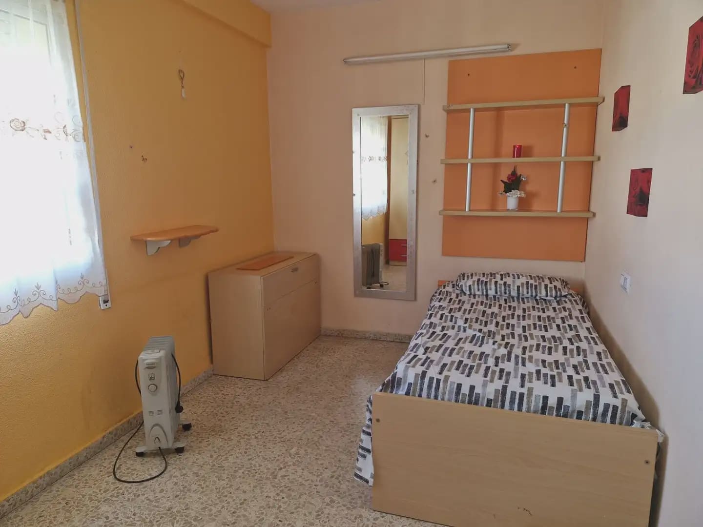 3 bedroom Flat for sale in La Linea de la Concepcion - € 220,000 (Ref: 9821520)