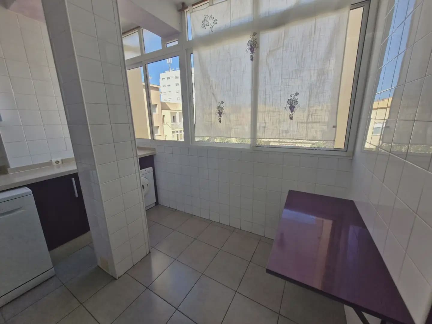 3 bedroom Flat for sale in La Linea de la Concepcion - € 220,000 (Ref: 9821520)