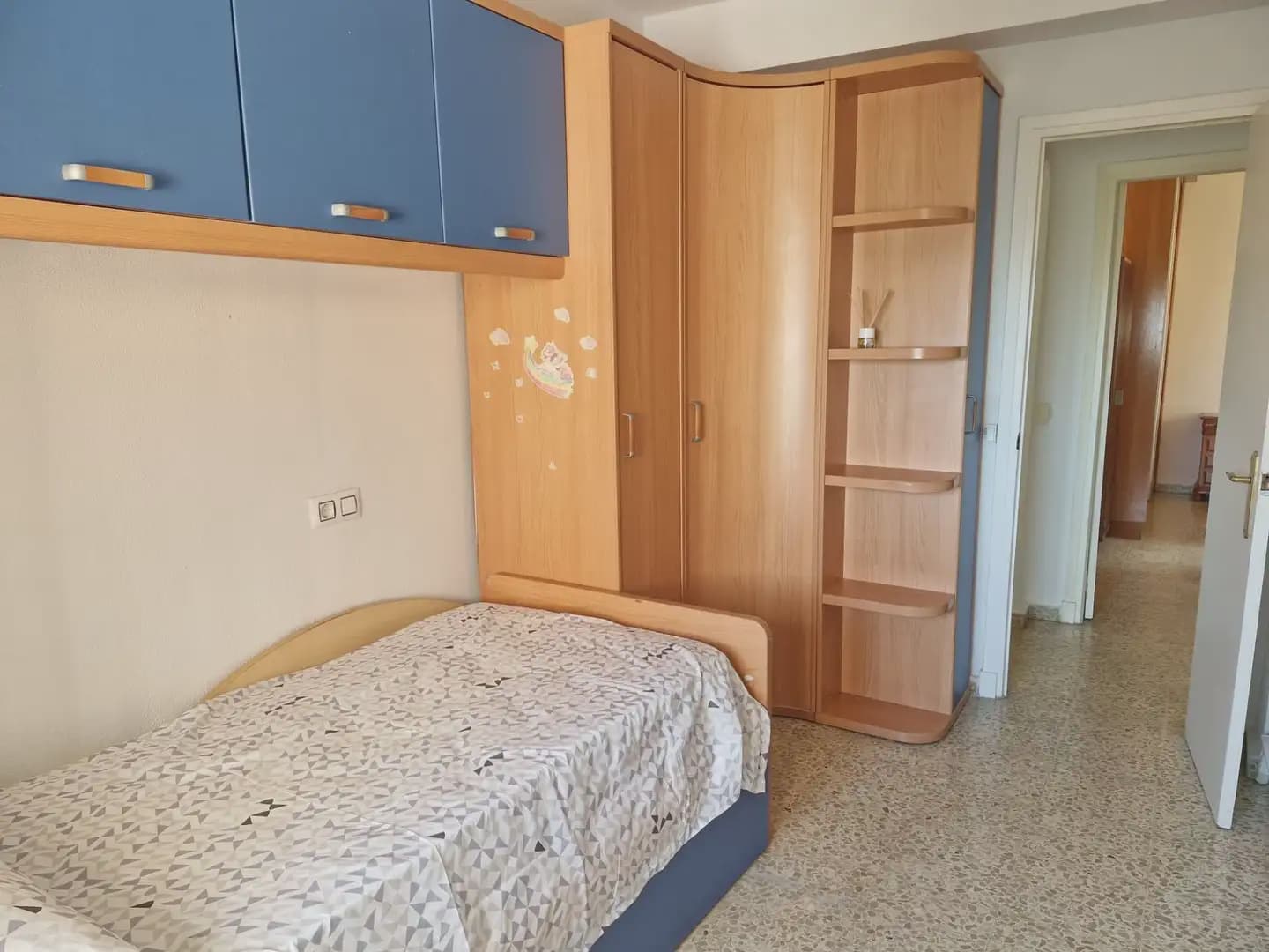 3 bedroom Flat for sale in La Linea de la Concepcion - € 220,000 (Ref: 9821520)