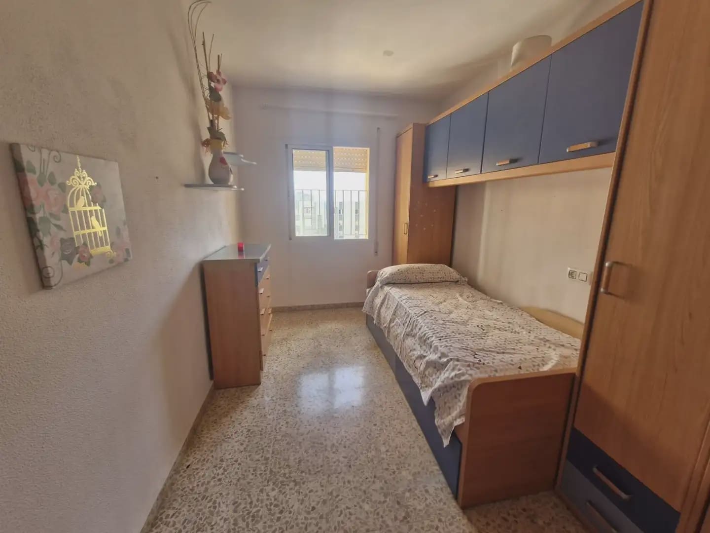 3 bedroom Flat for sale in La Linea de la Concepcion - € 220,000 (Ref: 9821520)