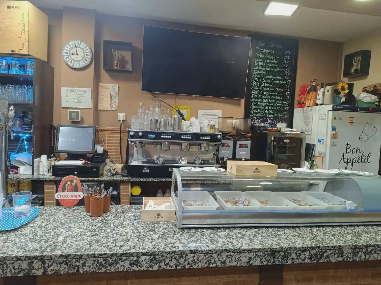 Commercial for sale in La Linea de la Concepcion - € 41,050 (Ref: 9844012)