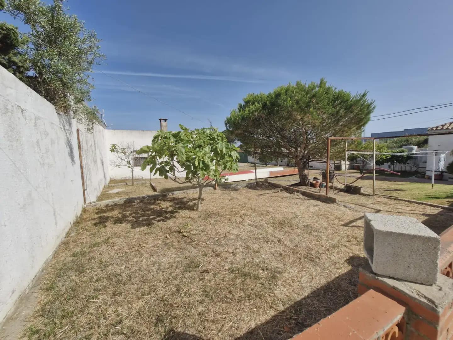 3 bedroom Finca/Country House for sale in La Linea de la Concepcion with pool - € 192,000 (Ref: 9864070)