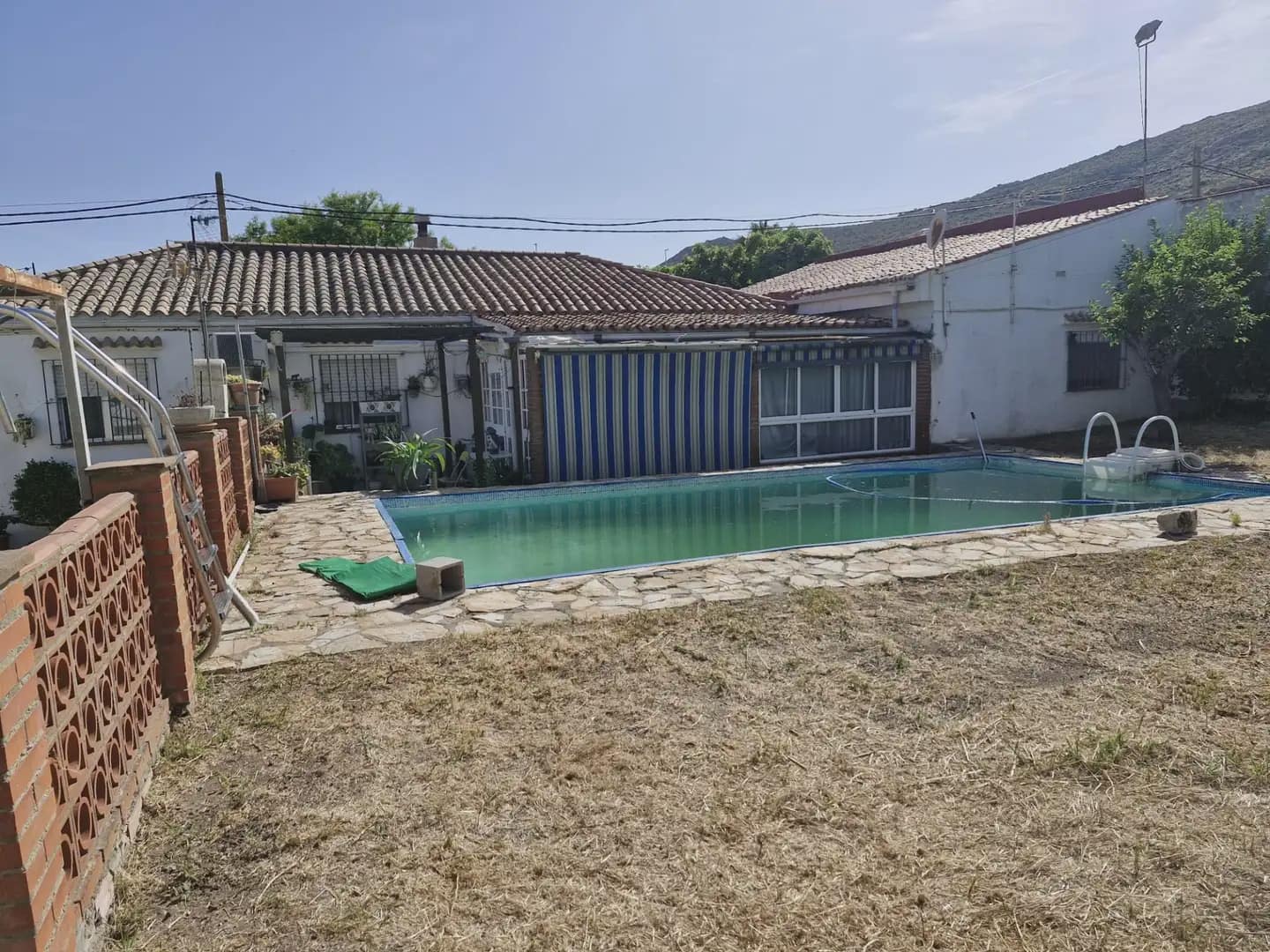 3 bedroom Finca/Country House for sale in La Linea de la Concepcion with pool - € 192,000 (Ref: 9864070)
