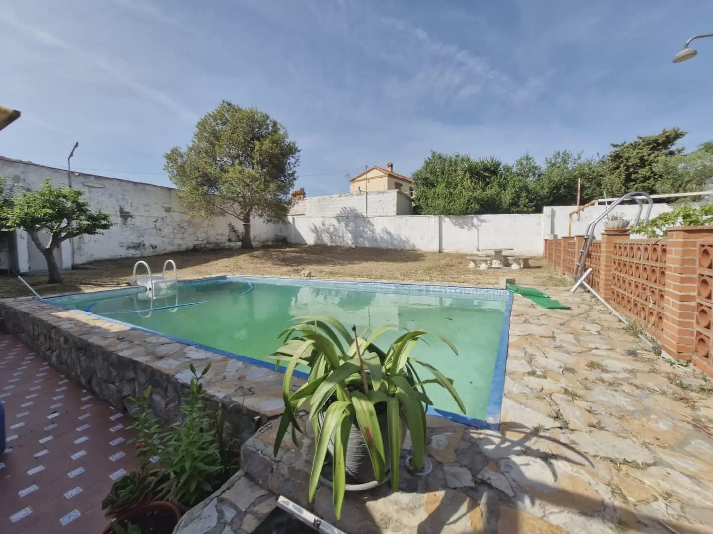 3 bedroom Finca/Country House for sale in La Linea de la Concepcion with pool - € 192,000 (Ref: 9864070)