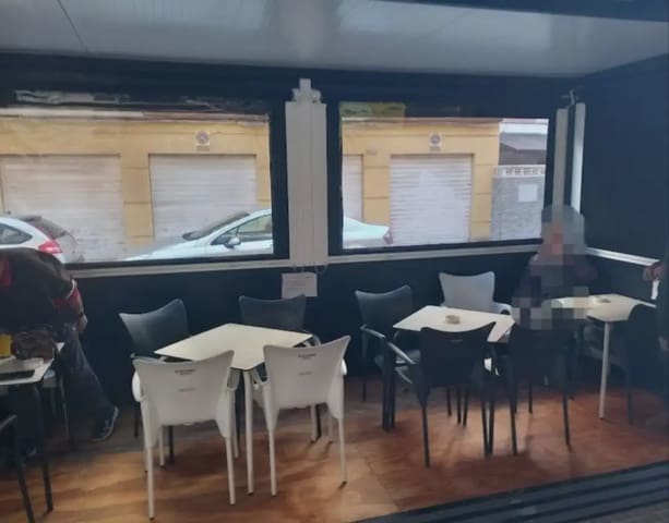 Kommersiell til salgs i Mondejar - Junquillos, La Línea de la Concepción - € 235 000 (Ref: 9867405)