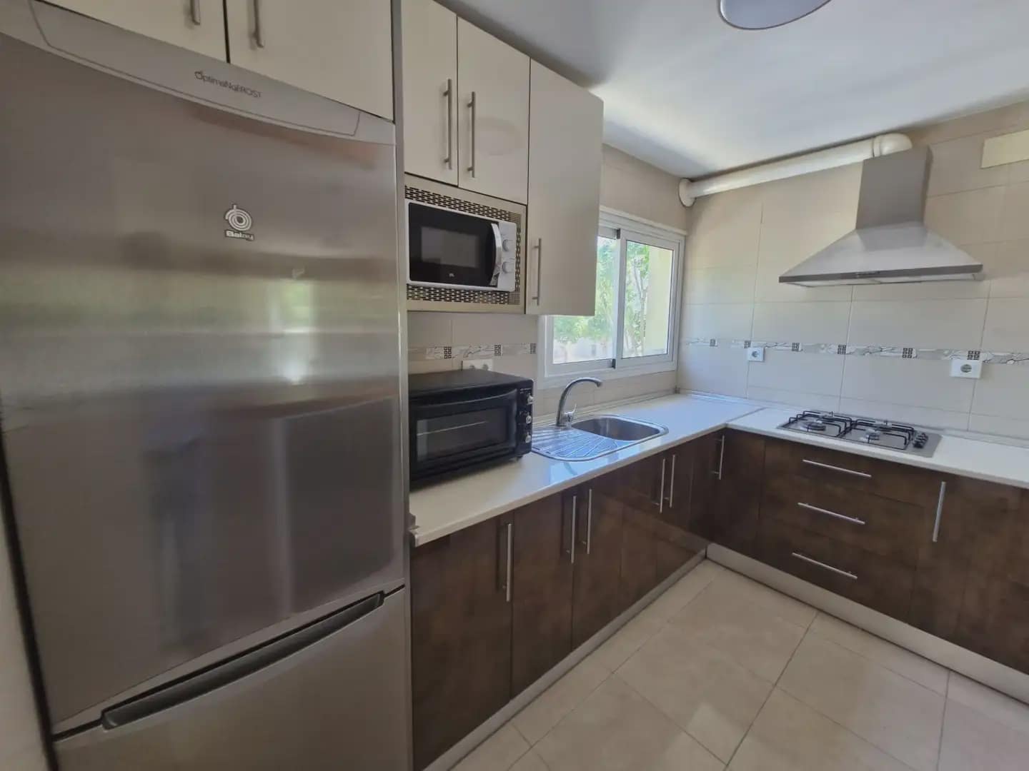3 bedroom Flat for rent in La Linea de la Concepcion - € 900 (Ref: 9872180)