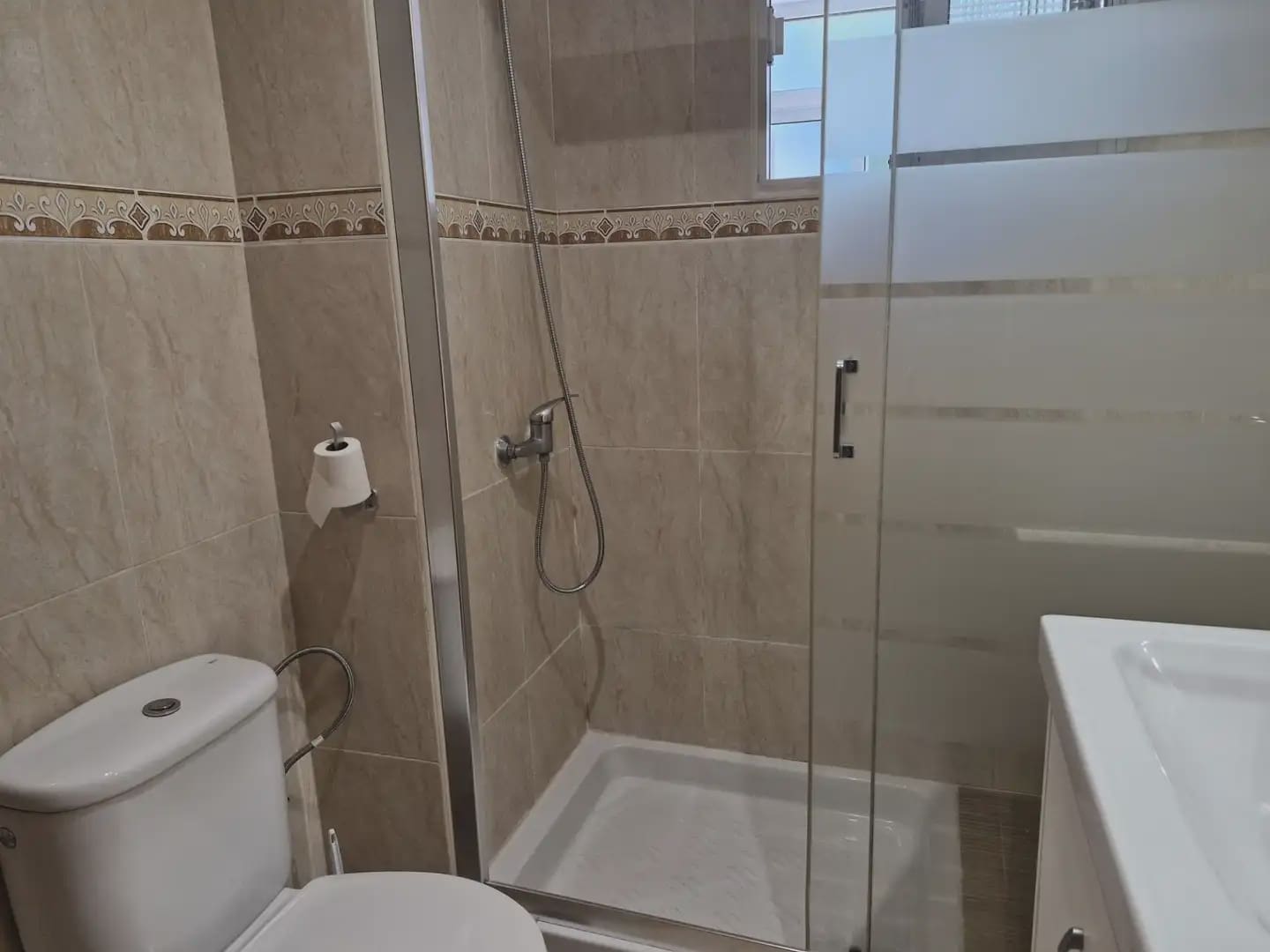 3 bedroom Flat for rent in La Linea de la Concepcion - € 900 (Ref: 9872180)