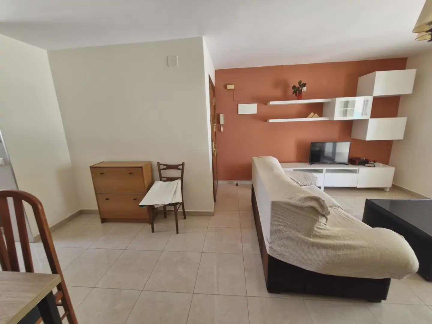3 bedroom Flat for rent in La Linea de la Concepcion - € 900 (Ref: 9872180)
